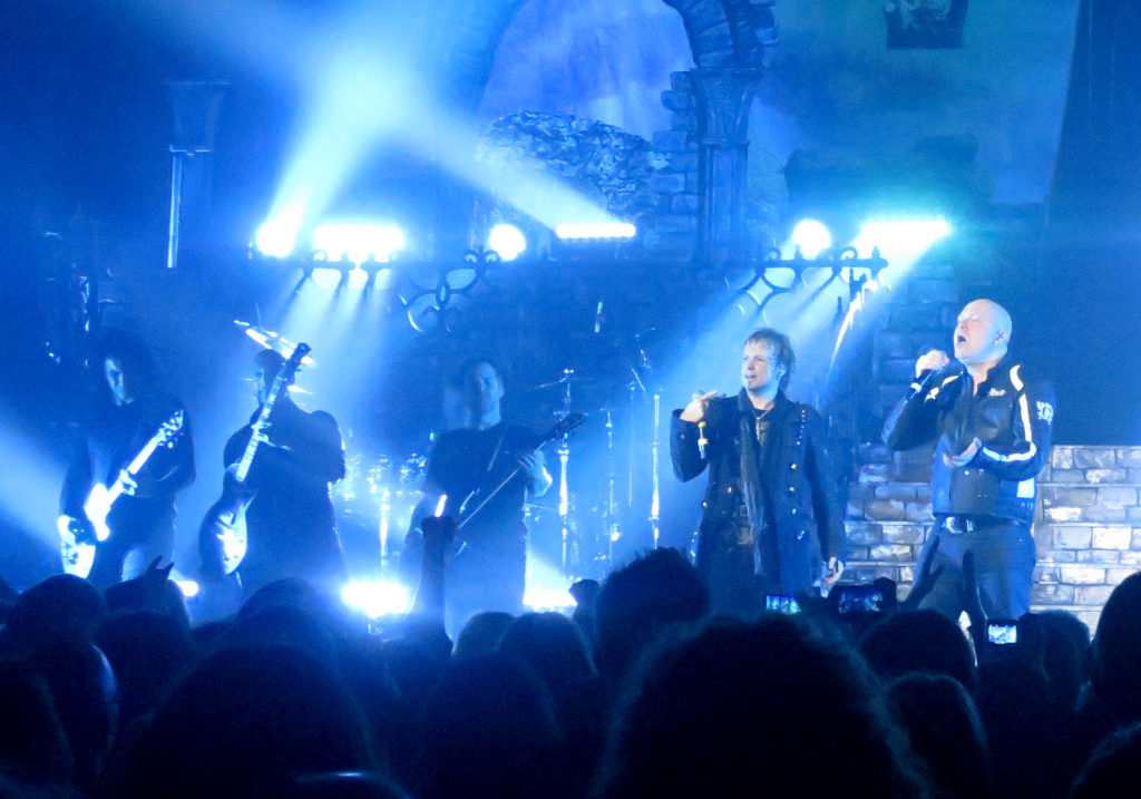 Image: 160308--avantasia/web/av11.jpg