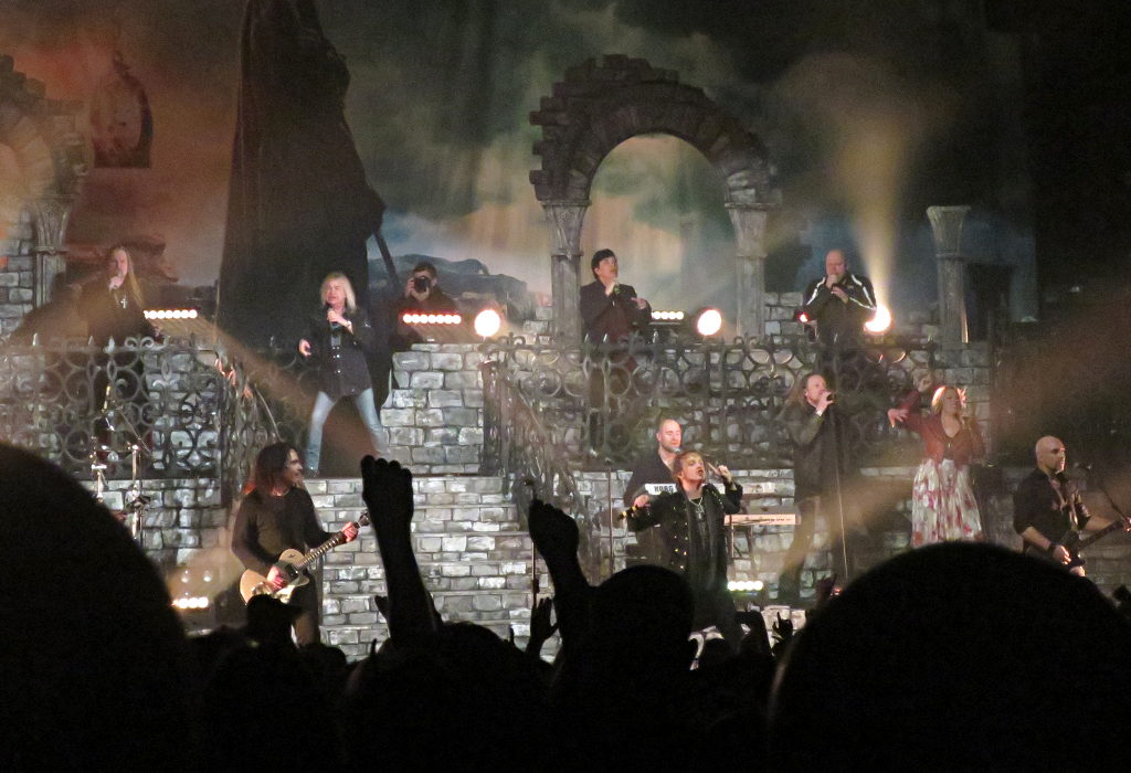 Image: 160308--avantasia/web/av14.jpg